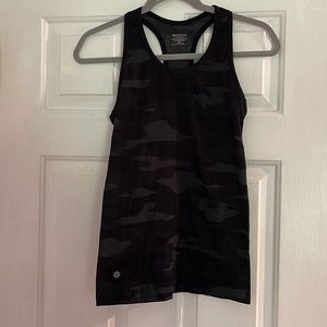Athleta fitted workout tank black camo print